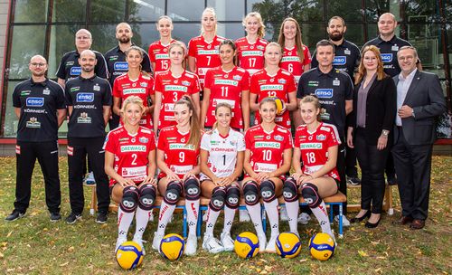 Frauen-Volleyballmannschaft-2019-2020.jpg